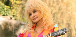 Dolly Parton: Her Coat of Many Colours Dolly Parton